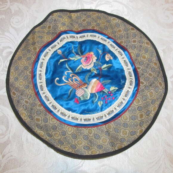 Antique Round 10-inch Chinese Silken Art - Picture 1 of 9
